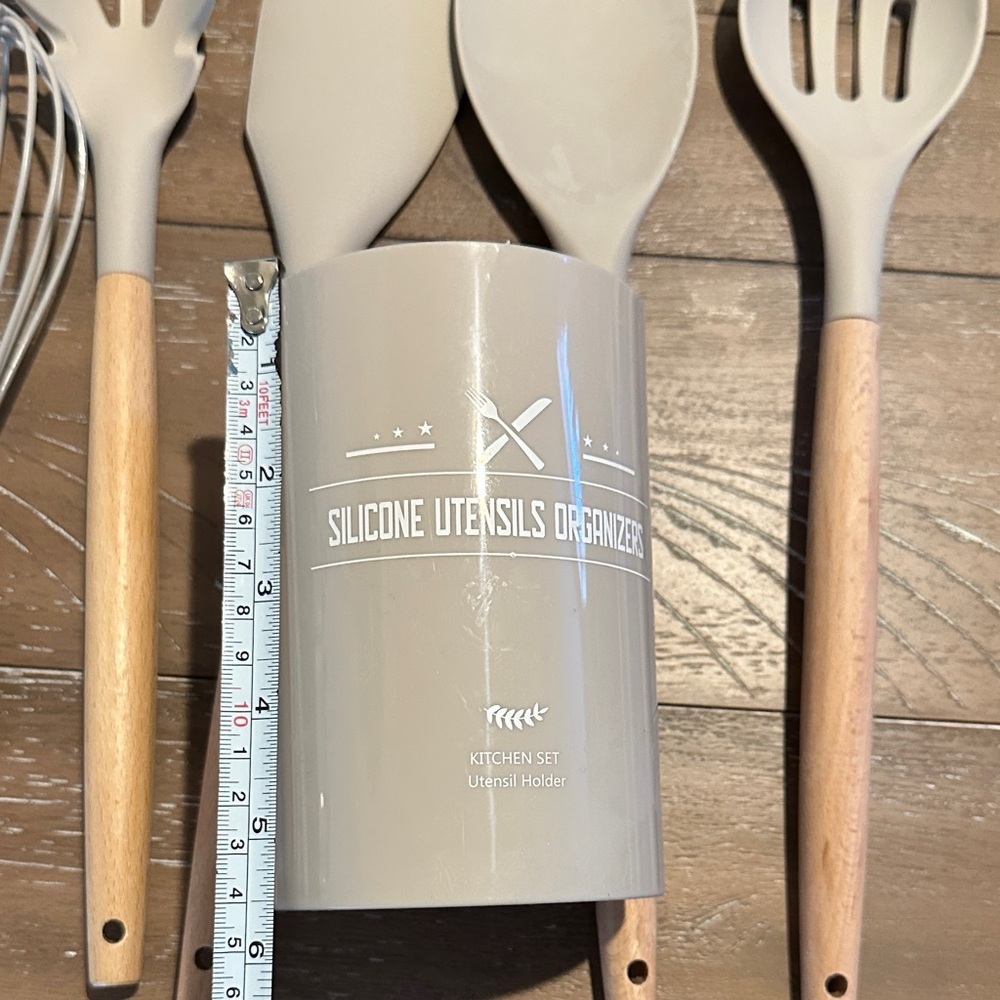 Kitchen Utensil Set- never used - Picture 5 of 5